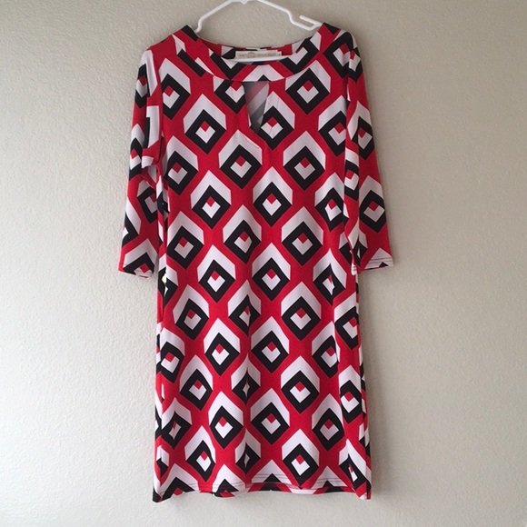 Tracy Negoshiam red white black geo print medium - Picture 5 of 7